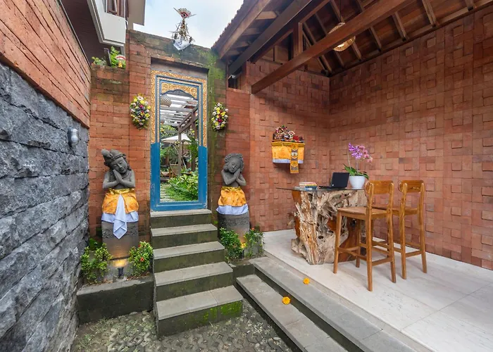Kirani House - Joglo Bali Darmasaba
