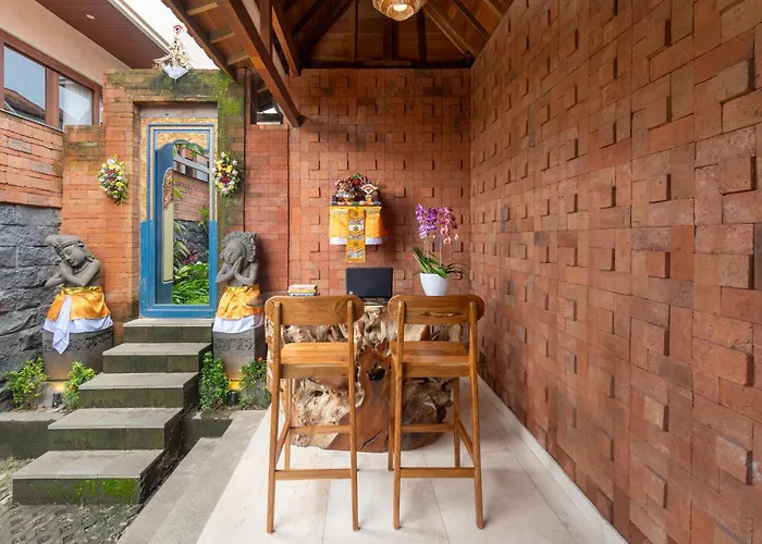 Kirani House - Joglo Bali ゲストハウス 4*